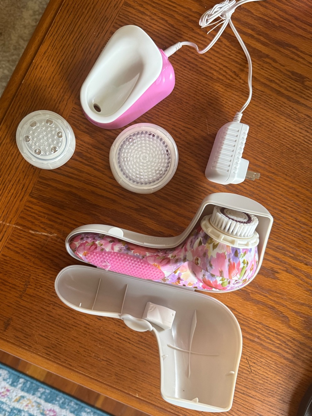 New Michael Todd Soniclear Skincare device with attachments Pink Sakura